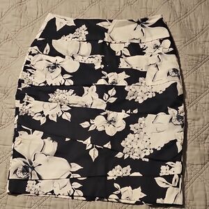 White House Black Market Black & White Floral Pencil Skirt